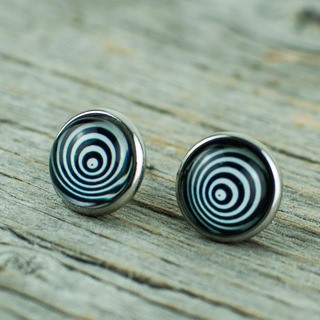 Black and white swirl 10mm stud earrings