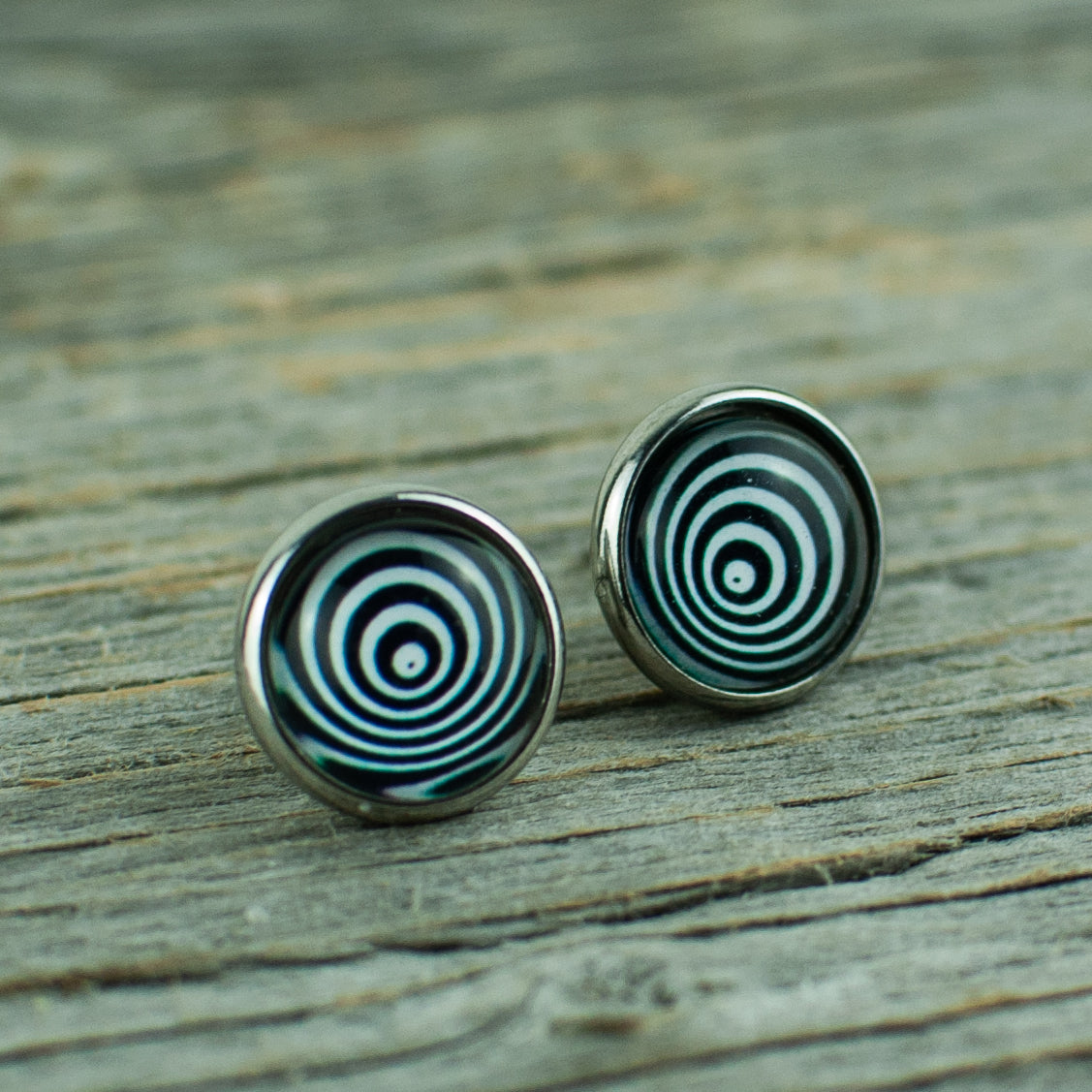 Black and white swirl 10mm stud earrings