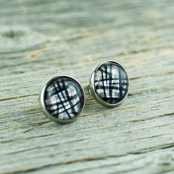 Black and white patterned  10mm stud earrings