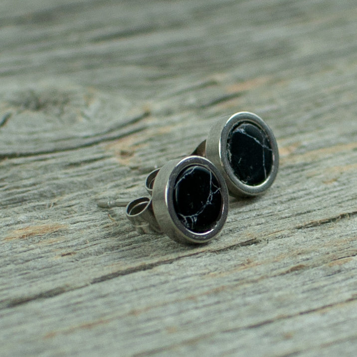 Black 6mm stainless steel studs