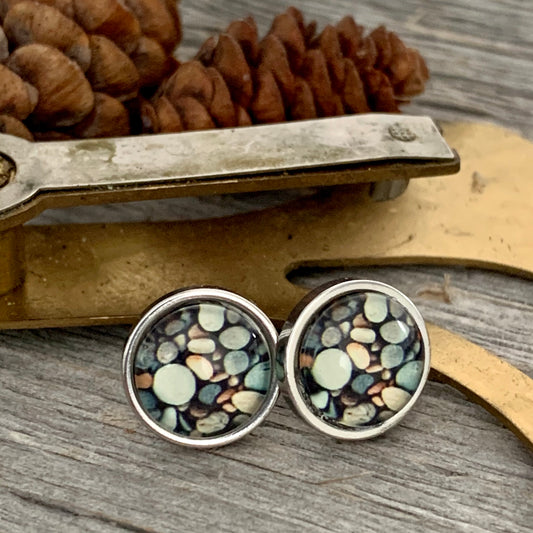 Pebble stud earrings